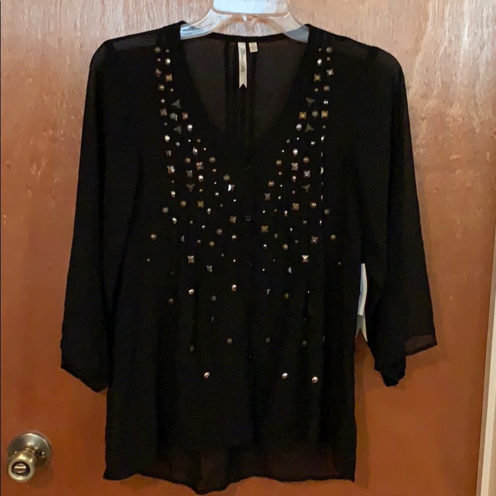 Beaded sheer 3/4 sleeve Top